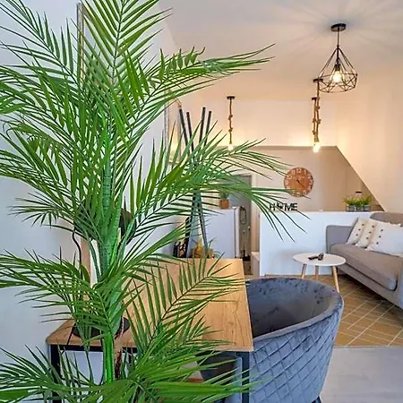 Apartstudio